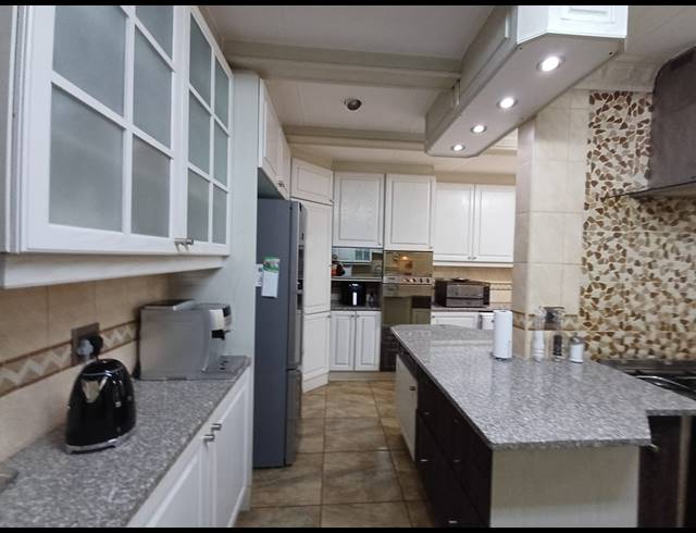 5 BEDROOM HOUSE FOR SALE IN VANDERBIJLPARK SE 2